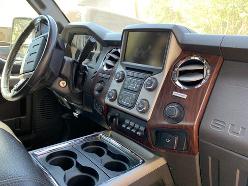 Used 2016 Ford F250 Lariat w/ Lariat Ultimate Package image 12