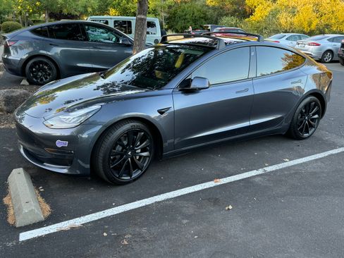 Used 2018 Tesla Model 3 Long Range image 12