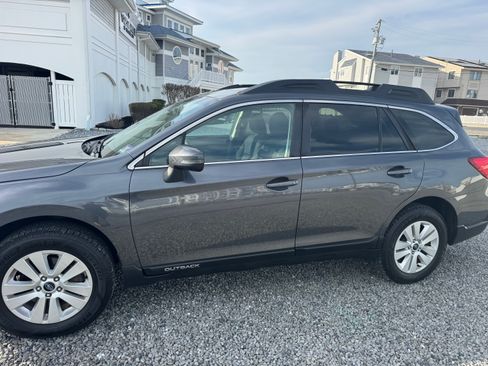 Used 2019 Subaru Outback 2.5i Premium image 5