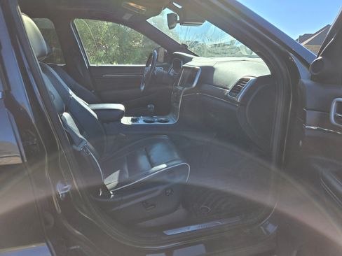 Used 2014 Jeep Grand Cherokee Overland w/ Advanced Technology Group image 12