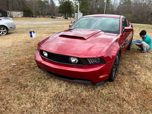 Used 2010 Ford Mustang GT Premium image 2