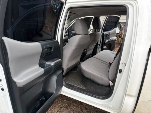 Used 2016 Toyota Tacoma SR5 image 8