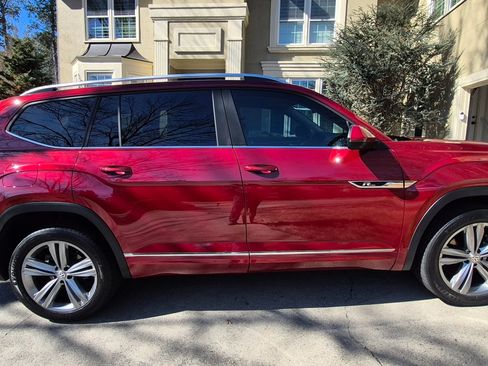 Used 2018 Volkswagen Atlas SEL w/ R-Line Package image 4