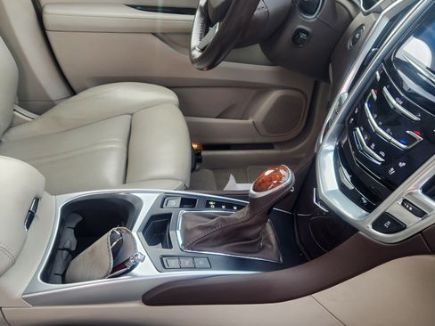 Used 2014 Cadillac SRX Premium image 18