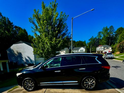 Used 2013 INFINITI JX35 AWD w/ Premium Pkg image 16