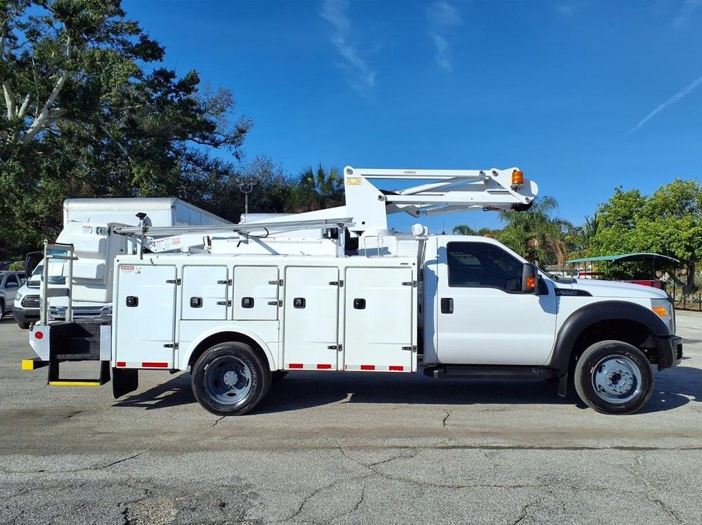 Used 2012 Ford F550 2WD Regular Cab Super Duty w/ PWR Equipment Group image 4