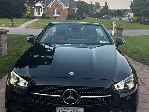 Used 2023 Mercedes-Benz E 450 4MATIC Cabriolet image 2