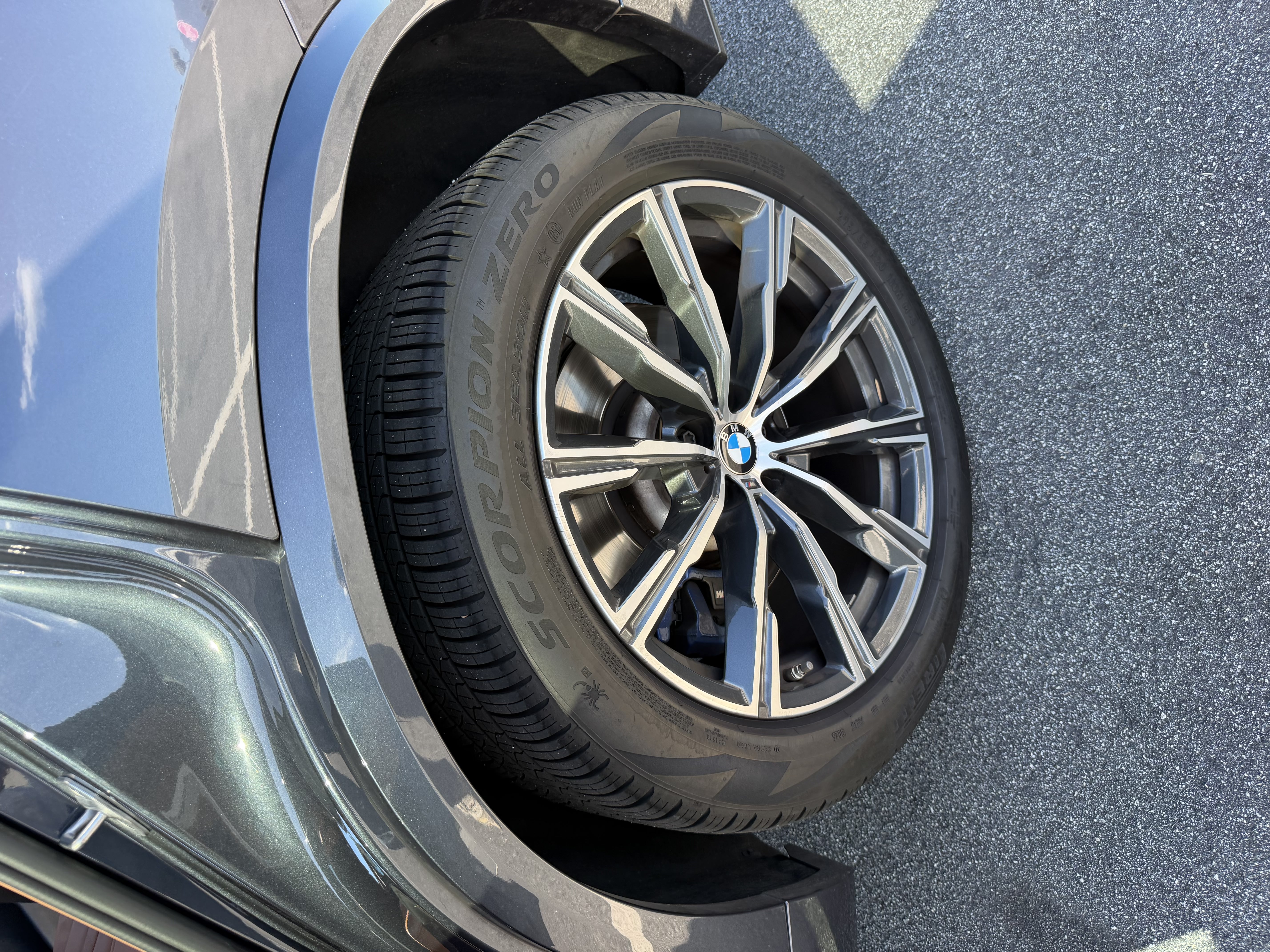 Used 2021 BMW X5 M50i AWD/4WD image 11