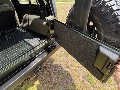 Used 2006 Jeep Wrangler Unlimited AWD/4WD image 18