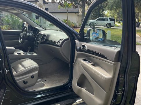 Used 2012 Jeep Grand Cherokee Laredo RWD image 14