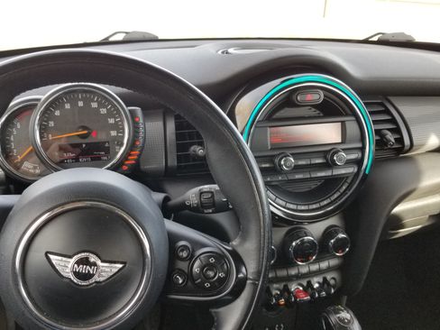 Used 2015 MINI Cooper 4-Door Hardtop FWD image 17