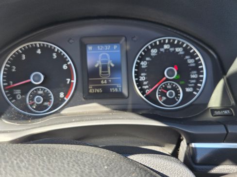 Used 2014 Volkswagen Eos Executive image 9