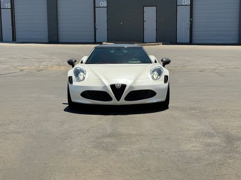 Used 2018 Alfa Romeo 4C Coupe w/ Coupe Track Package 1 RWD image 5