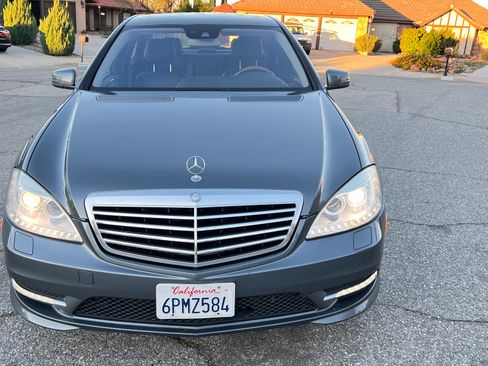 Used 2010 Mercedes-Benz S 550 image 2