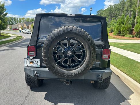 Used 2011 Jeep Wrangler Rubicon w/ PWR Convenience Group image 5