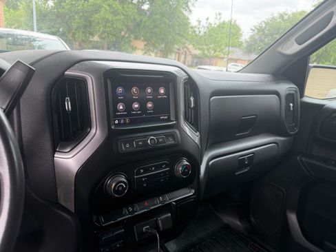 Used 2020 Chevrolet Silverado 1500 Custom Trail Boss AWD/4WD image 2