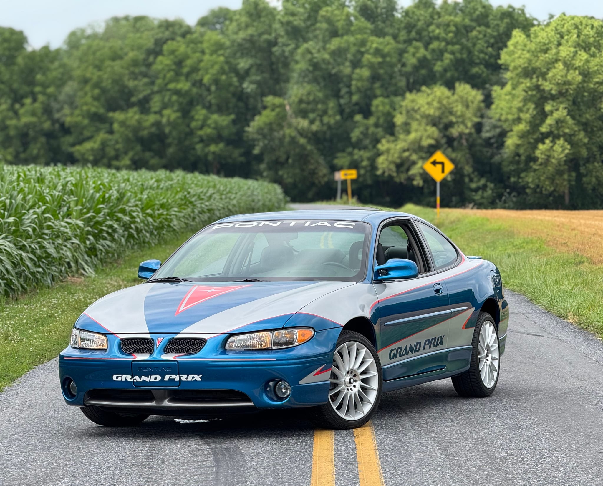 Used 1999 Pontiac Grand Prix GTP w/ Opt Pkg FWD image 4