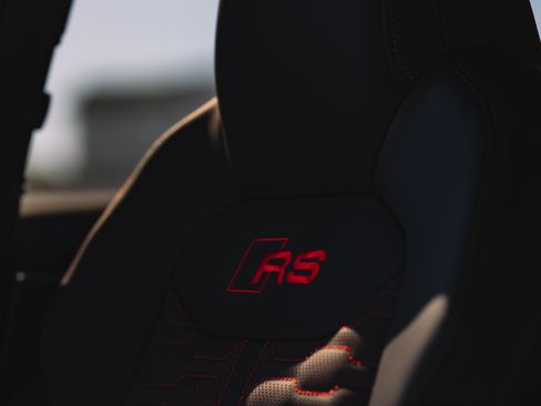 Used 2025 Audi RS Q8 performance w/ Matte Carbon Package image 5