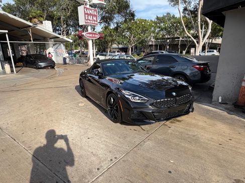 Used 2022 BMW Z4 sDrive30i w/ M Sport Package image 10