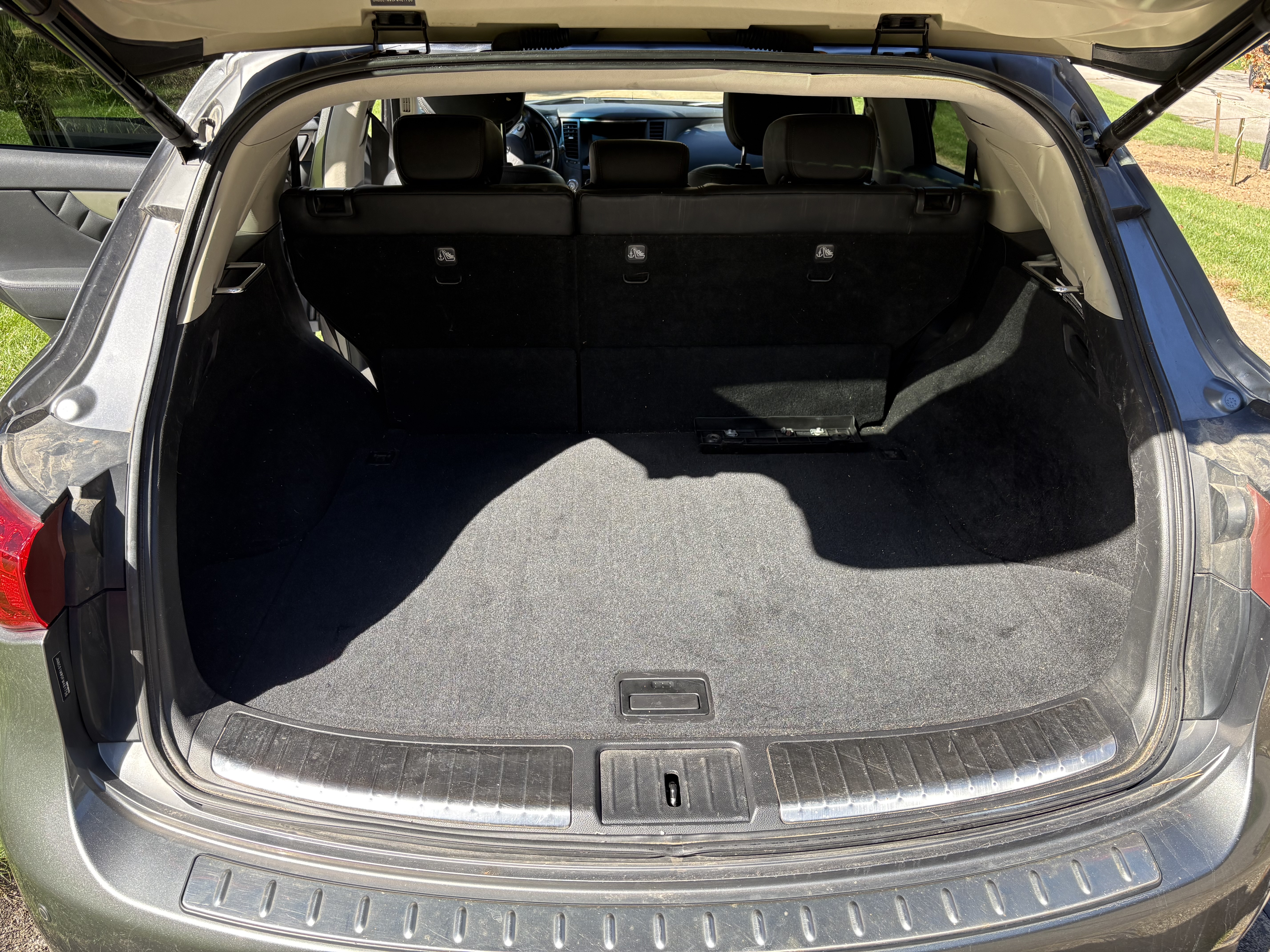 Used 2015 INFINITI QX70 AWD w/ Premium Package image 18