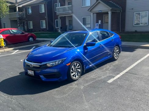 Used 2018 Honda Civic EX image 1