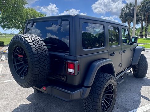 Used 2024 Jeep Wrangler Unlimited Sport AWD/4WD image 12