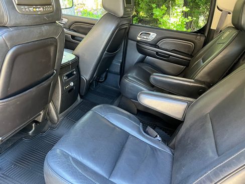 Used 2012 Cadillac Escalade ESV Platinum AWD/4WD image 6