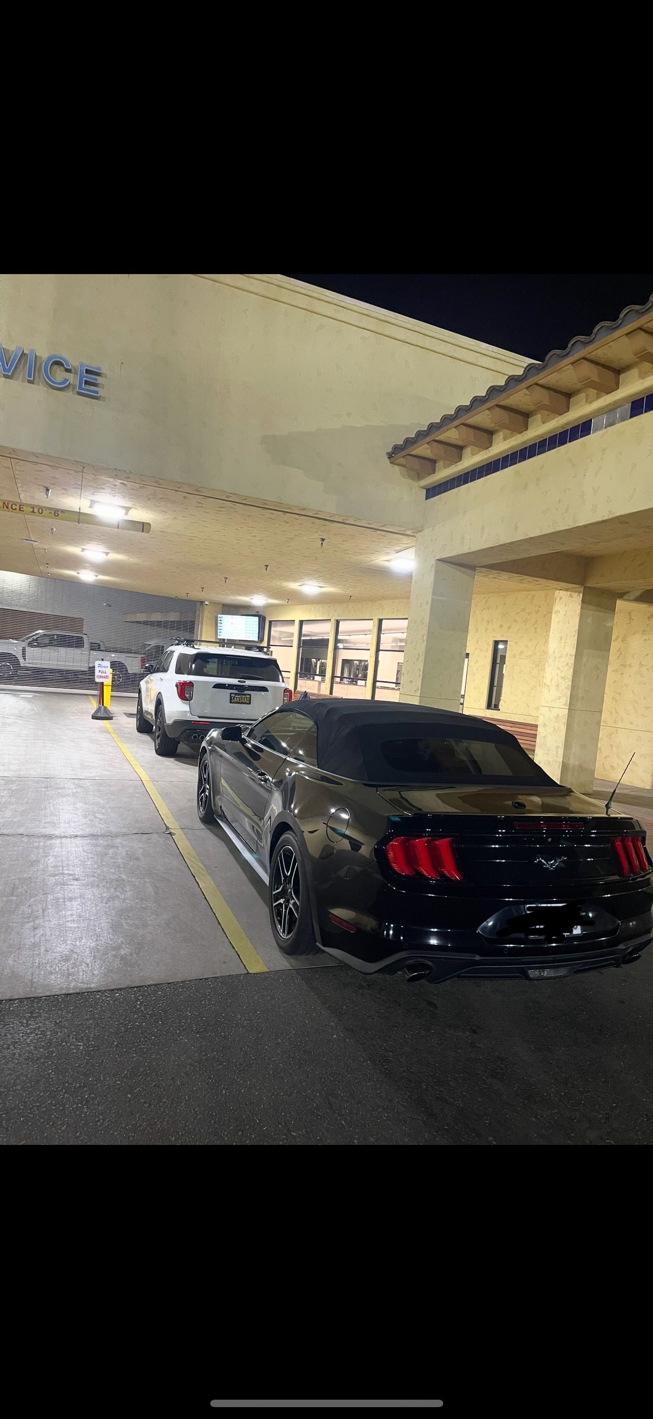 Used 2018 Ford Mustang Premium RWD image 9