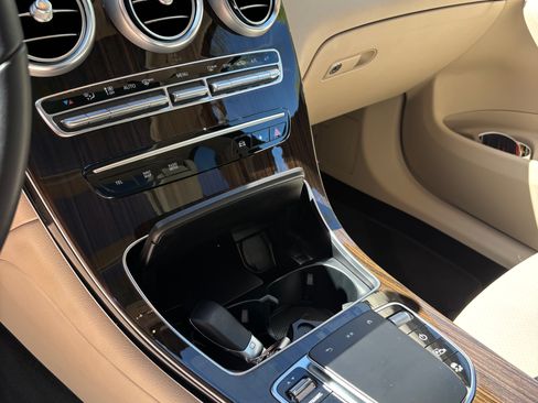 Used 2022 Mercedes-Benz GLC 300 4MATIC image 5