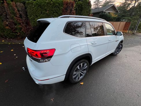 Used 2021 Volkswagen Atlas SEL R-Line image 9