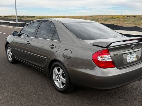 Used 2002 Toyota Camry SE FWD image 9