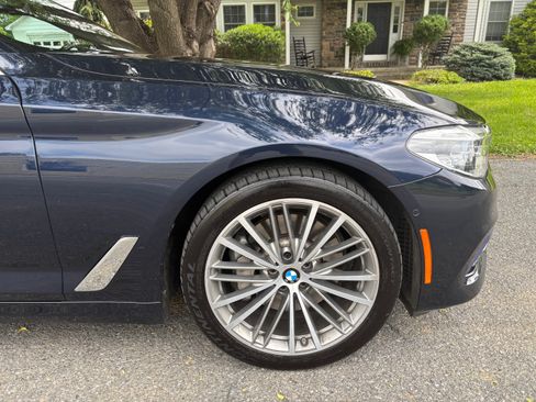 Used 2017 BMW 540i xDrive image 2