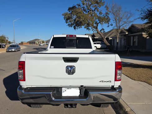 Used 2024 RAM 2500 Tradesman w/ Chrome Appearance Group image 5