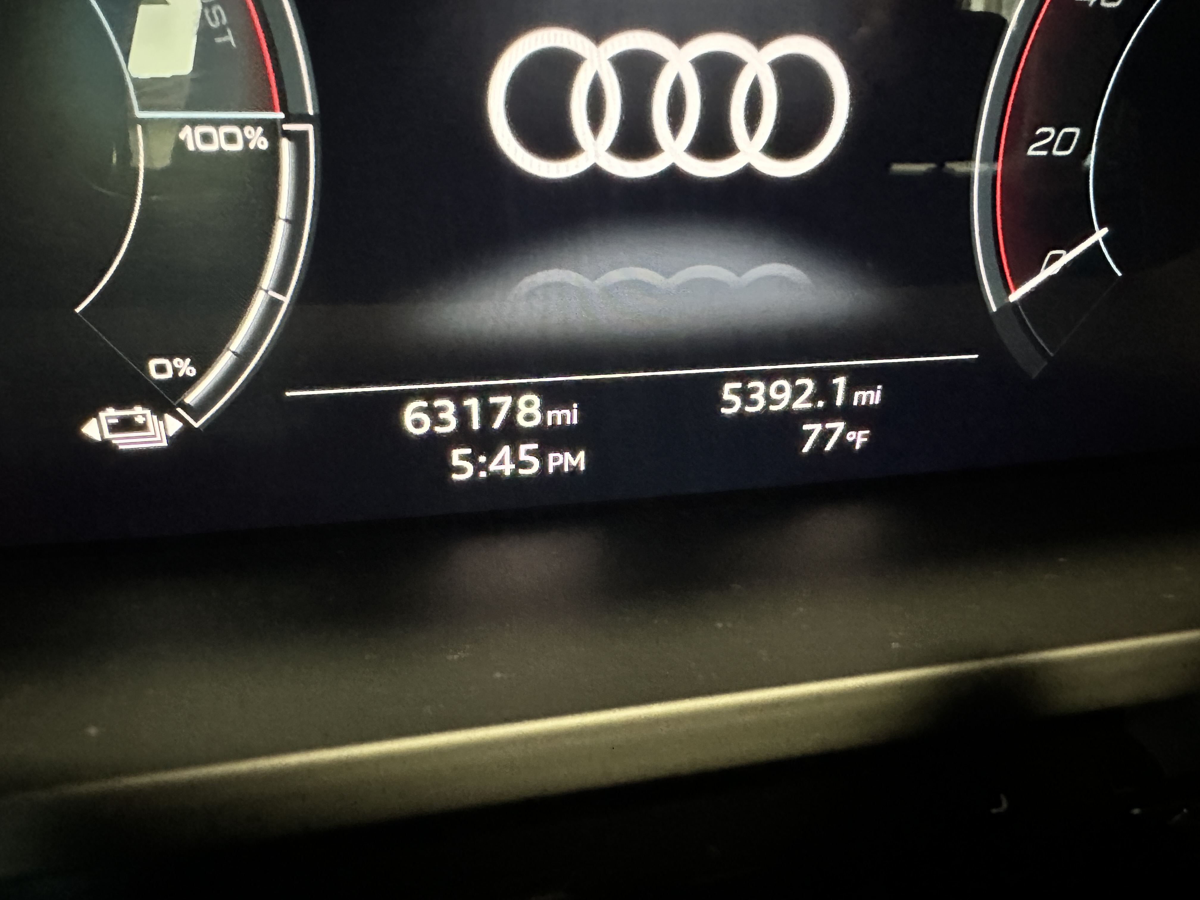 Used 2022 Audi e-tron Premium Plus w/ Premium Plus Package AWD/4WD image 21