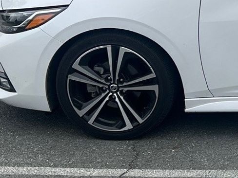Used 2020 Nissan Sentra SR w/ Premium Package FWD image 8