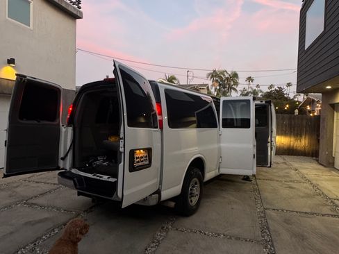Used 2017 Chevrolet Express 3500 LT w/ LT Preferred Equipment Group image 9