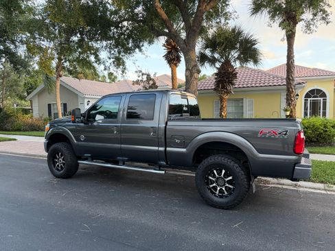 Used 2015 Ford F350 Lariat w/ Lariat Interior Package image 2