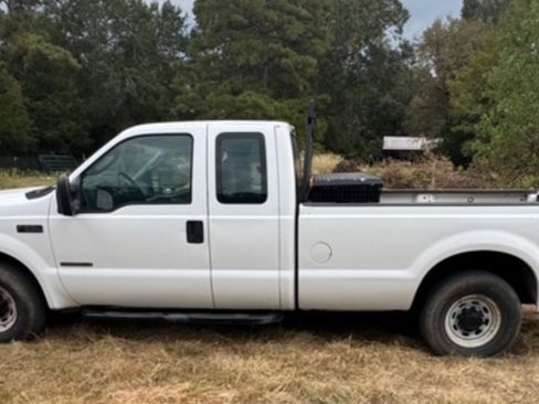 Used 2003 Ford F250 XL image 9
