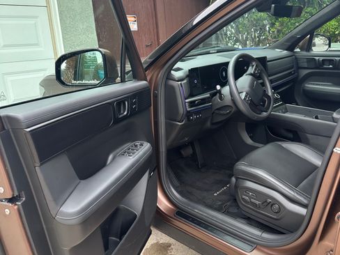 Used 2025 Hyundai Santa Fe Calligraphy image 6