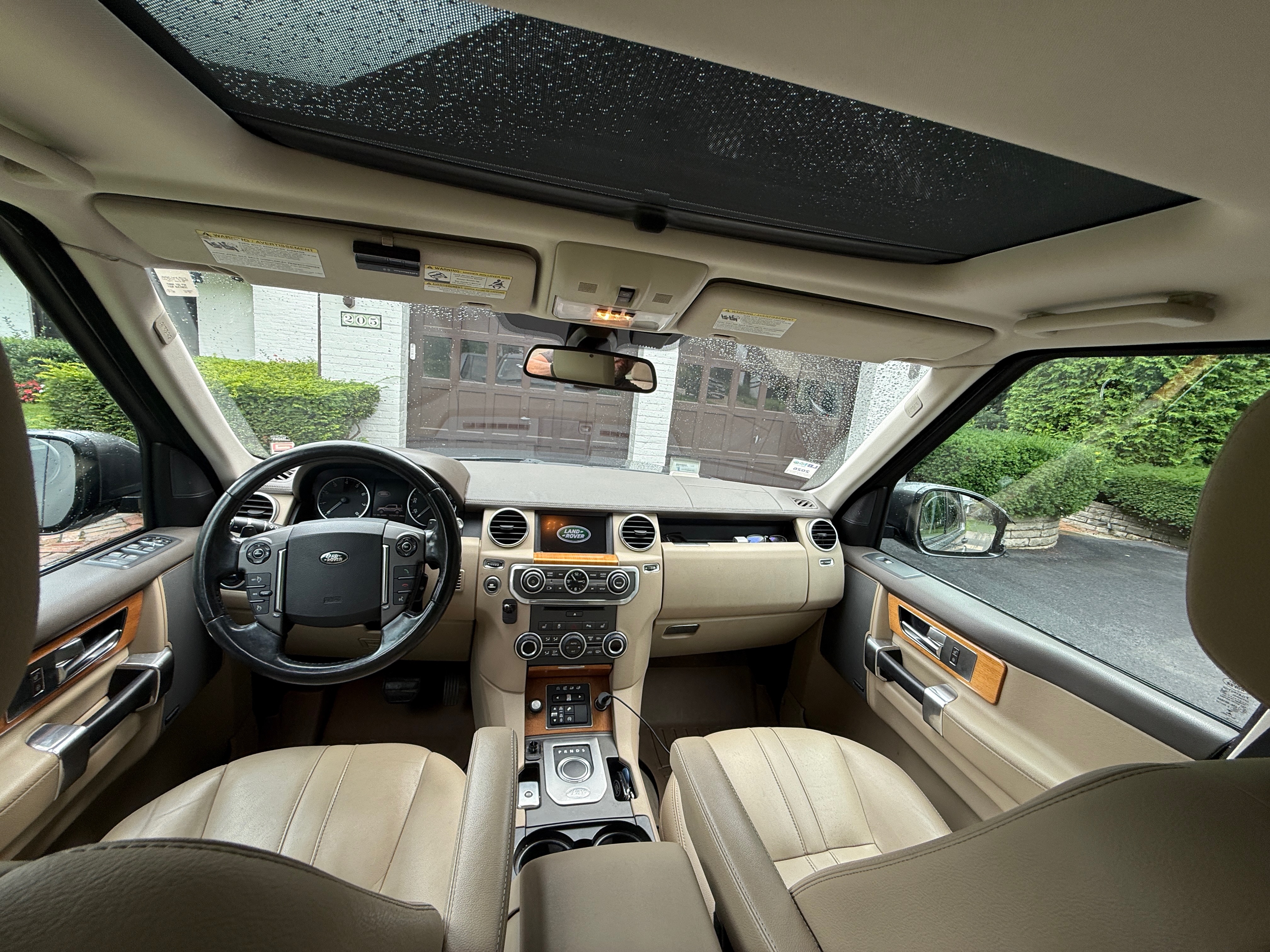 Used 2015 Land Rover LR4 HSE AWD/4WD image 22