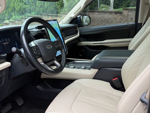 Used 2022 Ford Expedition Max Platinum AWD/4WD image 12