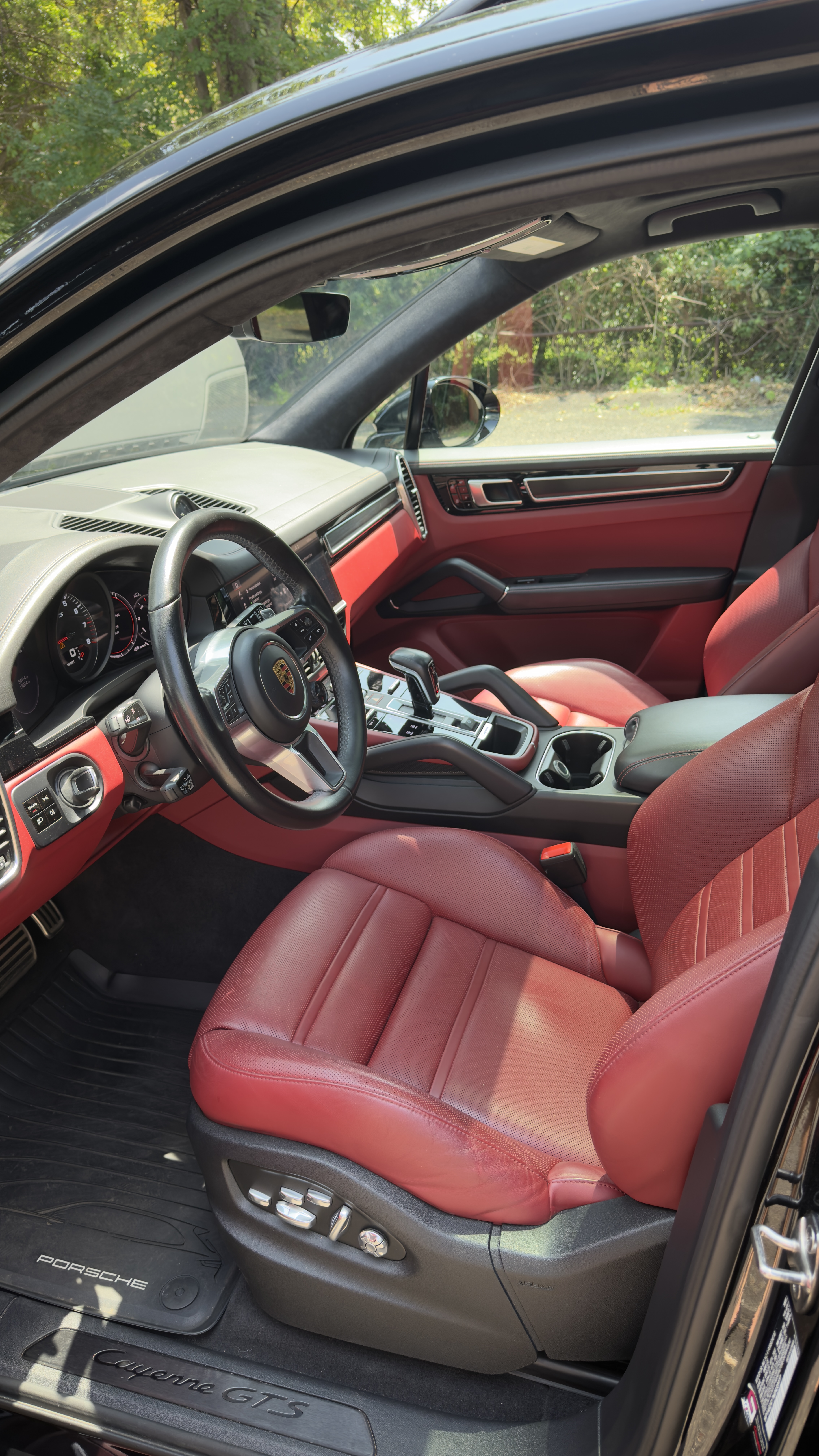 Used 2021 Porsche Cayenne GTS AWD/4WD image 8