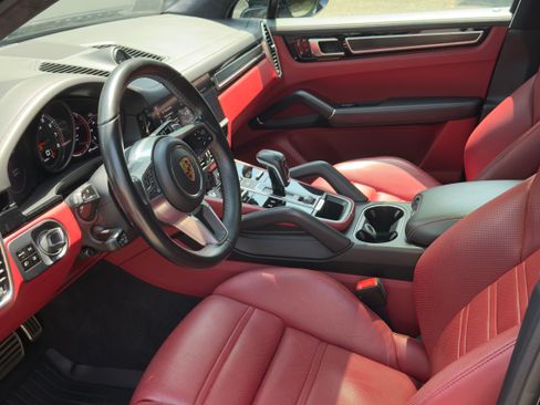 Used 2021 Porsche Cayenne GTS AWD/4WD image 8