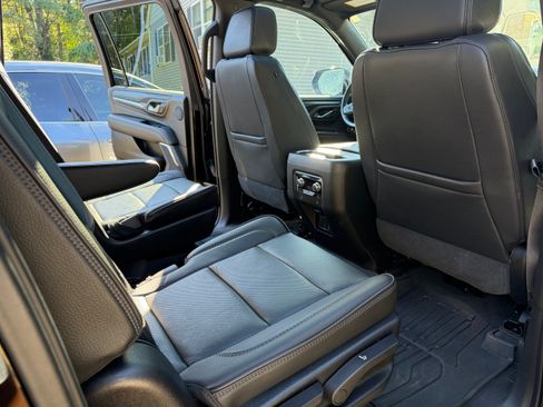 Used 2021 GMC Yukon XL Denali AWD/4WD image 8