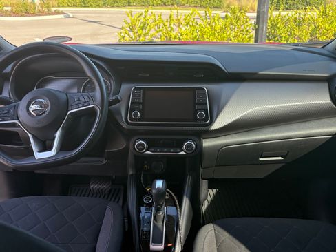 Used 2020 Nissan Kicks SV image 15