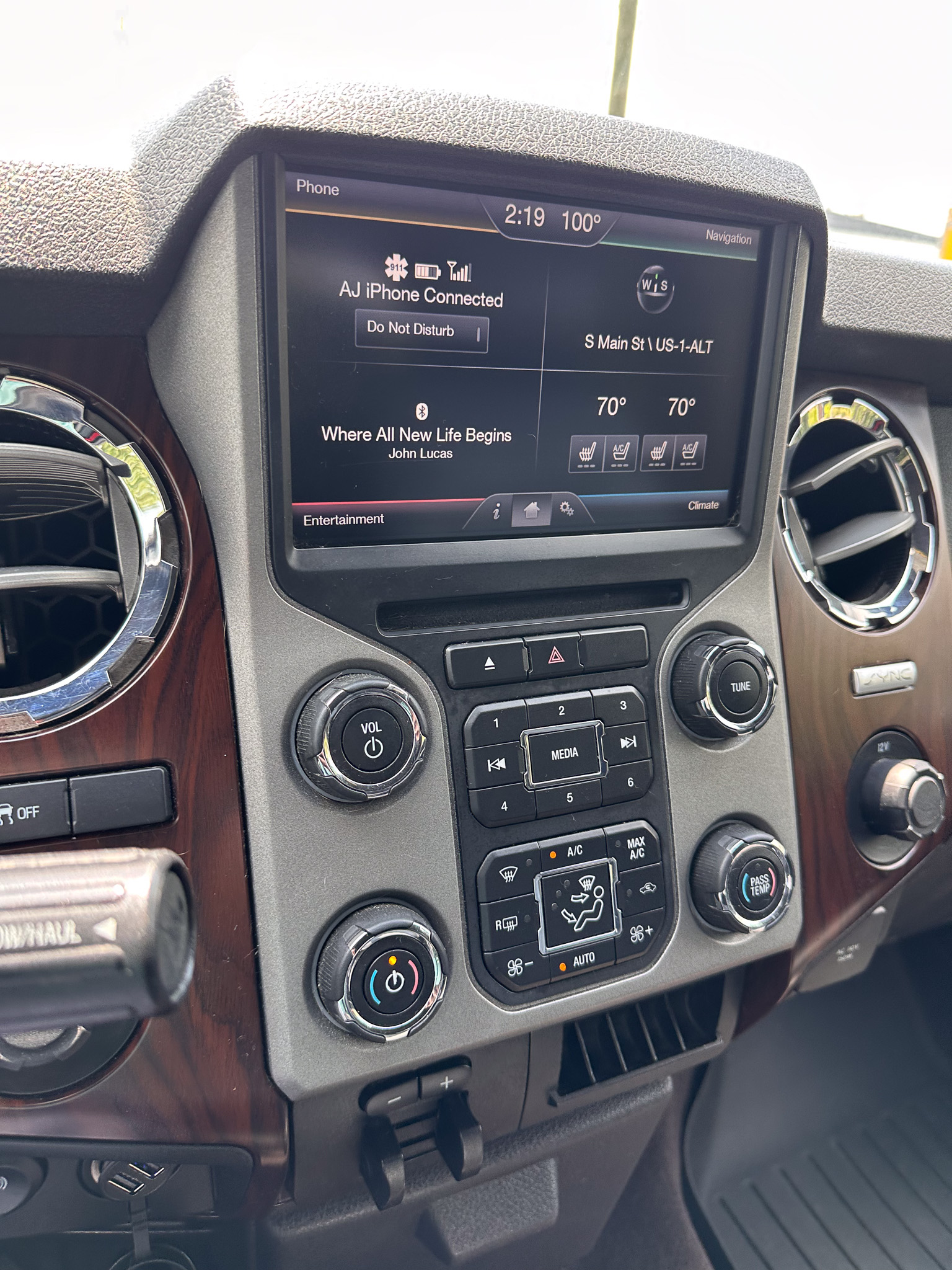 Used 2016 Ford F250 Lariat w/ Lariat Ultimate Package AWD/4WD image 26