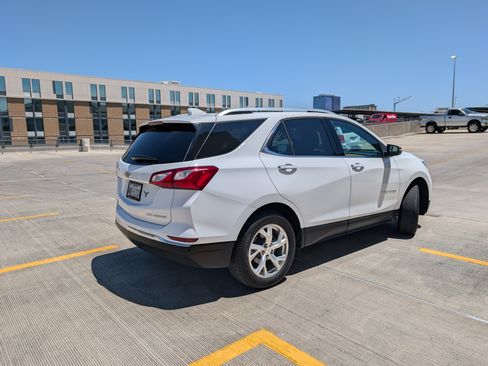 Used 2020 Chevrolet Equinox Premier AWD/4WD image 9