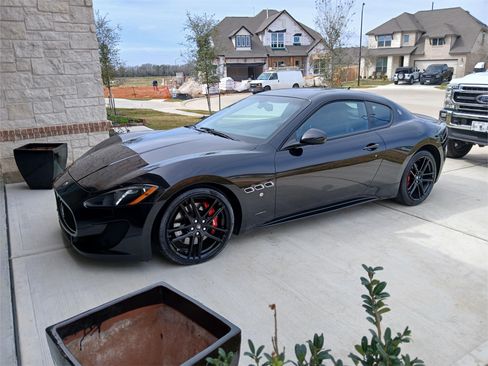 Used 2017 Maserati GranTurismo MC image 6