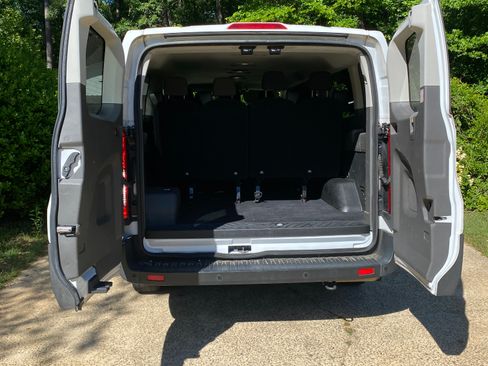 Used 2022 Ford Transit 350 XLT RWD image 9