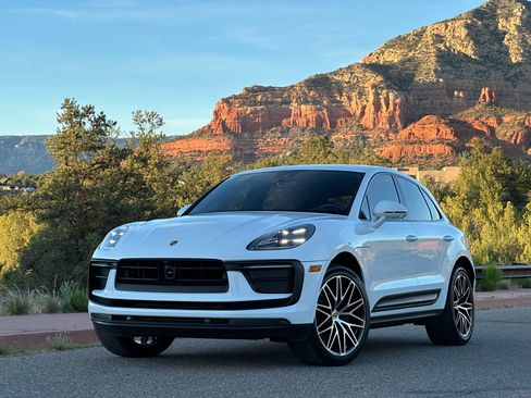 Used 2023 Porsche Macan image 1